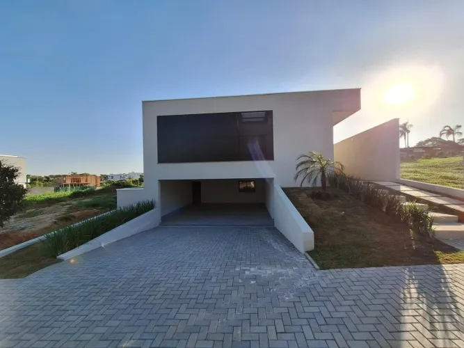 Casa de Alto Padrão Localizada no Alphaville Castelo Itu- Venda/ Locação