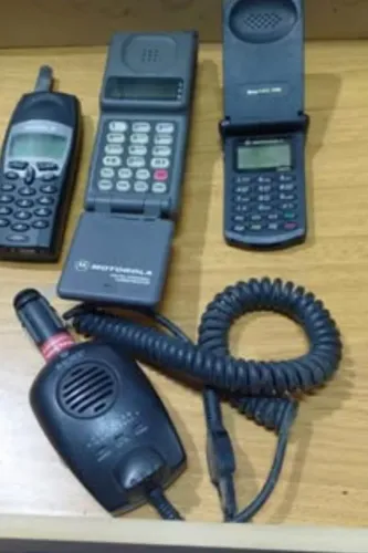 Kit Telefones Celulares Antigos Motorola E Ericsson + Viva-Voz Walnex (anos 90)