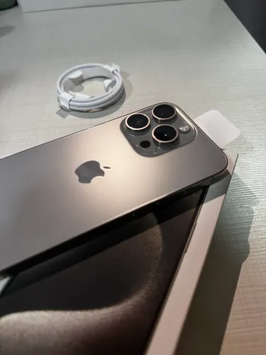 iPhone 15 Pro 256GB Titanium - Excelente estado
