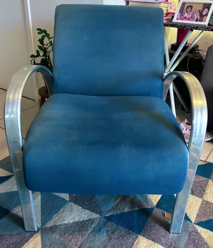 Vende-se poltrona tenho 2 iguais