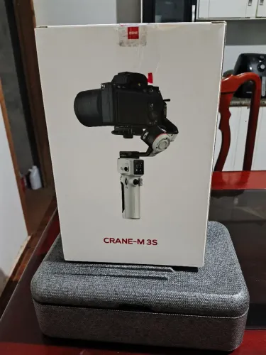 Gimbal Crane M 3S semi novo 