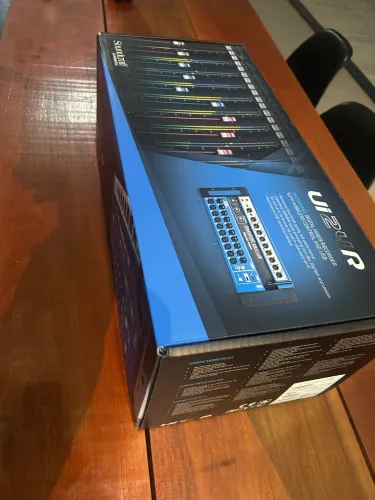 Mesa de som ui24