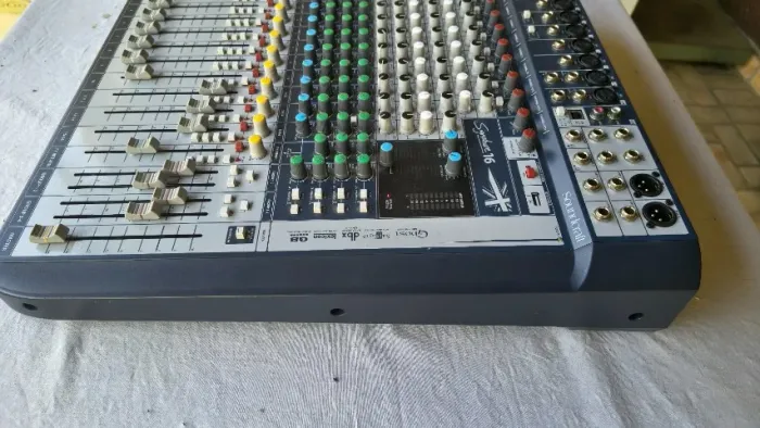Mesa Soundcraft Signature 16