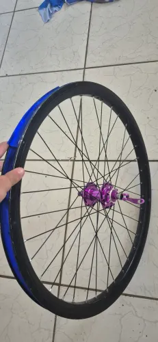 Calha Aro 26 Vmax DH antiga Com Ilhós (A Melhor) com cubo GTA Rolamentado e Raios Novos