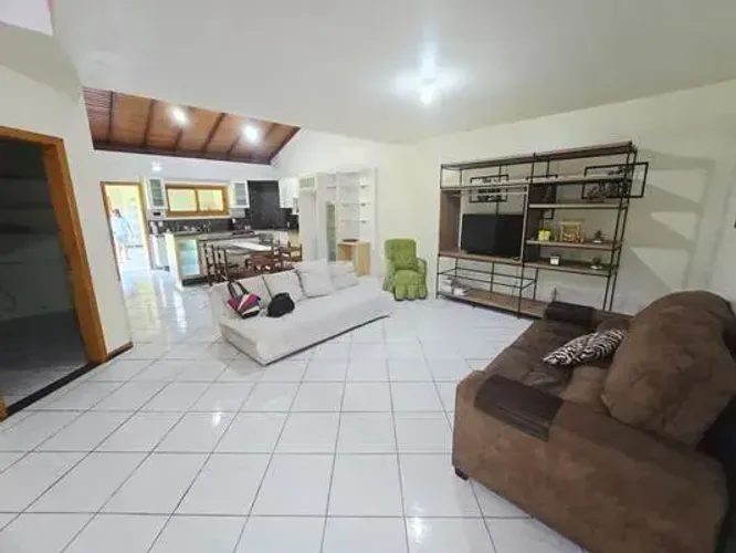 Balneário do Estreito, ampla residência com terreno de 408,00m²