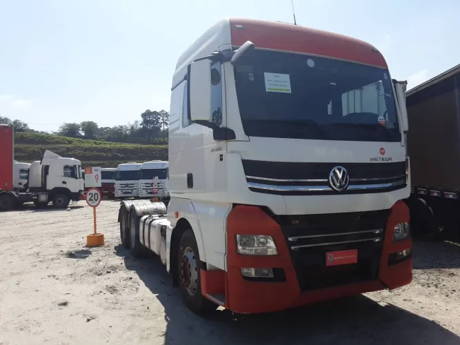 Volkswagen 29.520 Meteor 29.520 6x4 2p (diesel)(E5) 2022/2023 Vamos Seminovos Pinheirinho