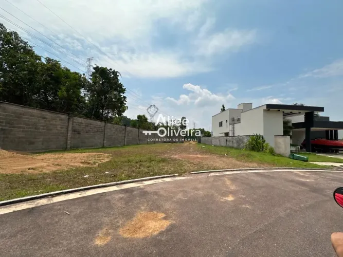 Terreno / Lote no Condomínio Alphaville à Venda com 514m² por R$ 330.000