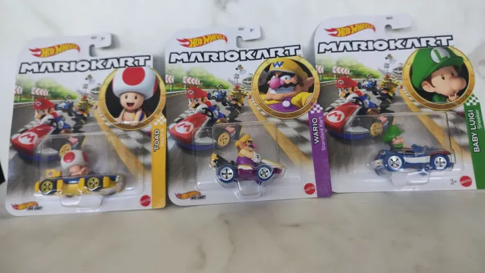Kit Hot Wheels Mario Kart - Toad, Wario e Baby Luigi