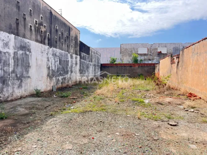 Terreno na Bairro Piracicamirim com 252m2