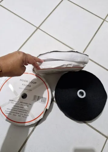 Vendo Rolos de Velcro E Tela Mosquiteiro 