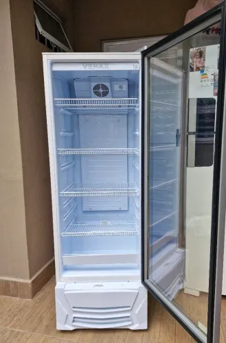 Geladeira expositora