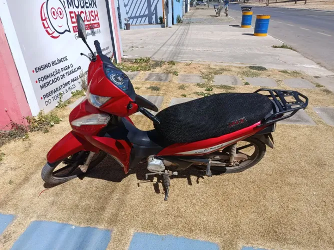 Moto Avelloz 
