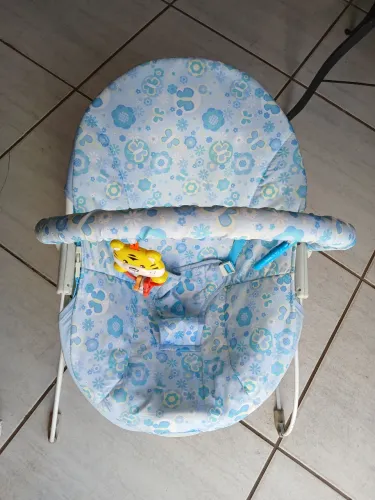 Cadeirinha de descanso para bebê
