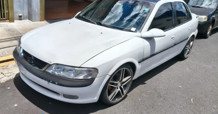 Chevrolet Vectra GL 2.2 / 2.0 MPFI 1998