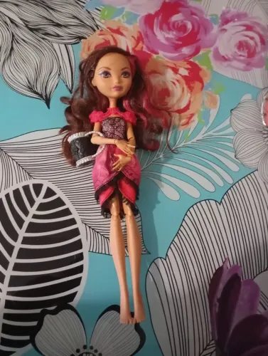 Ever After HIGH Briar Beauty Básica 
