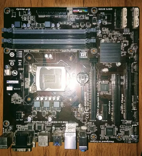 Placa-mãe LGA 1150 no estado!
