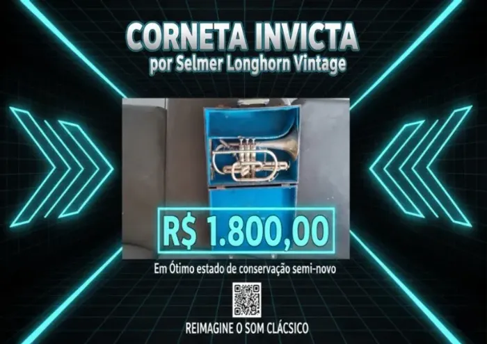 Corneta antiga em estojo azul.