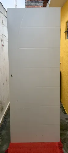 Porta frisada