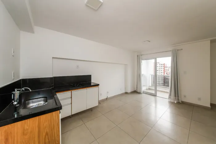 Studio no Centro pronto para morar para locação