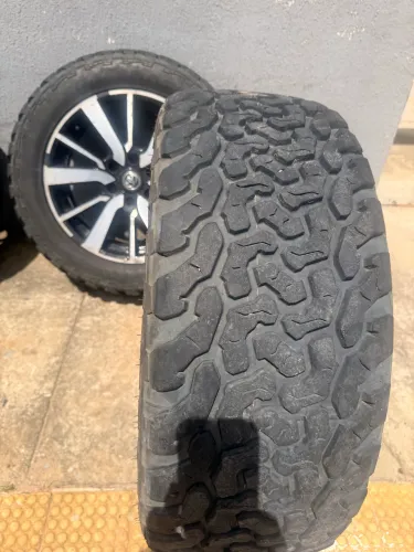 Rodas aro 20 pneus novos