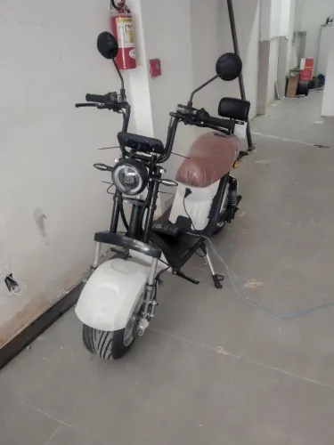 Scooter elétrica, seminova