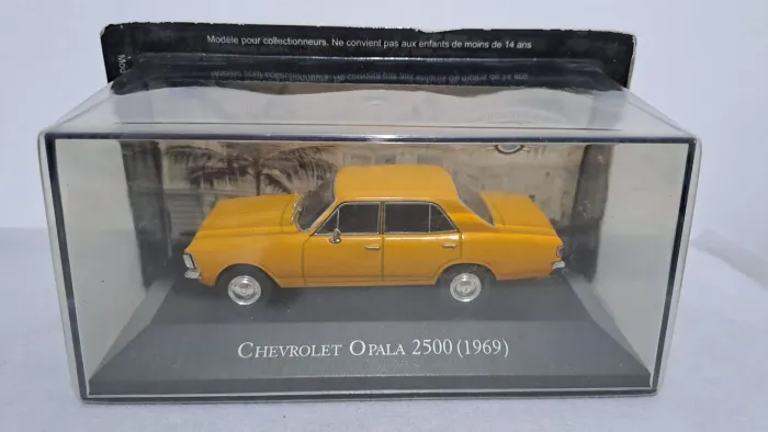 MOBILE TOY MT Chevrolet Opala 2500 1969 Carros Inesquecíveis do Brasil 1:43 Novo Lacrado