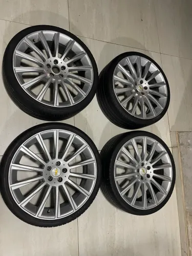 Jogo de rodas aro 20 5x105 Cruze + pneus 225/35R20 + suspensão de rosca