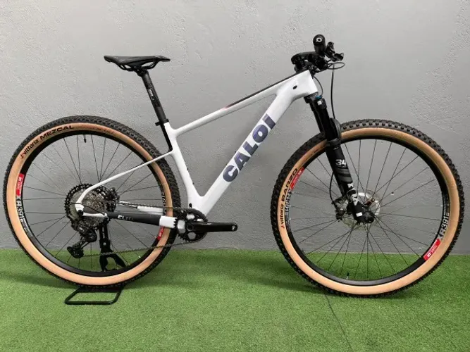 CALOI ELITE RACING TAMANHO 17