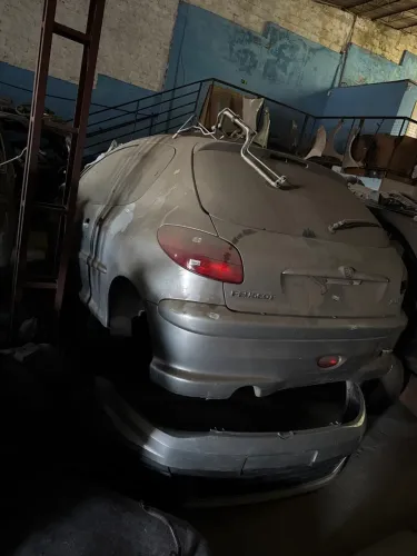 Peugeot 206 ano 2003, para retirada de peças 