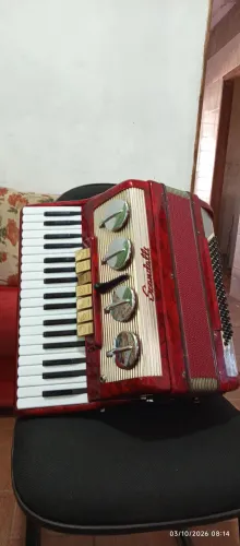 Acordeon Scandalli italiano 80 baixos