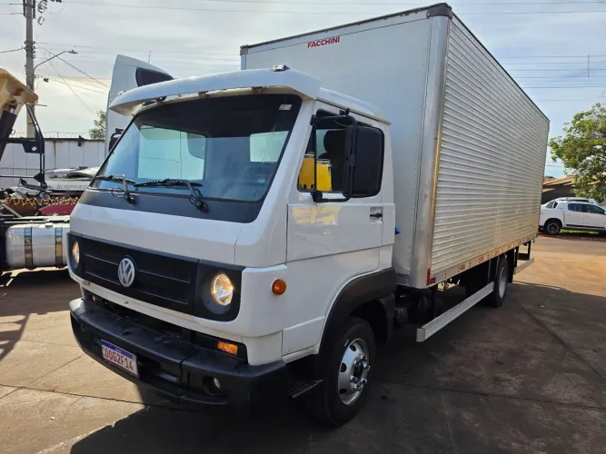 VENDO VW 10.160 ANO 2013 COM BAÚ 