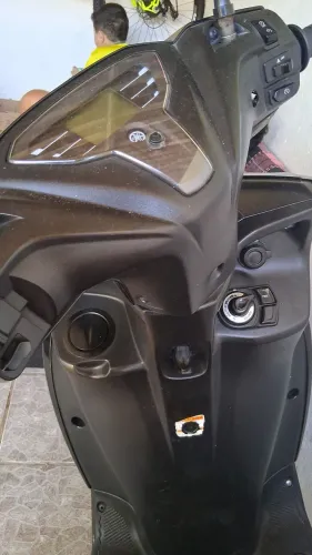 Vende-se moto yamara fluo 125 toda Boa