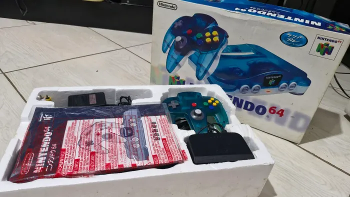 Nintendo 64 Clear Blue Japonês - Com Caixa - Serial batendo - Analógico 100%