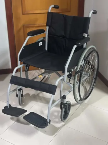 Cadeira de Rodas Dobrável Dellamed em Aço até 100 kg D100 5588