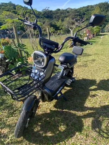 Mini scooter Elétrica com Cesta