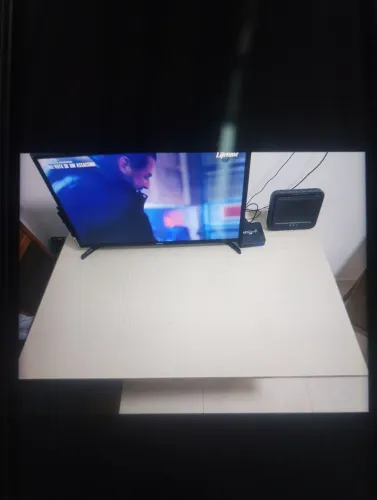 Mesa com tampo vidro com 4 cadeiras