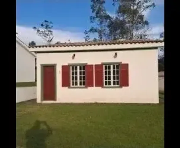 Casa de condomínio para aluguel possui 75 metros quadrados com 2 quartos
