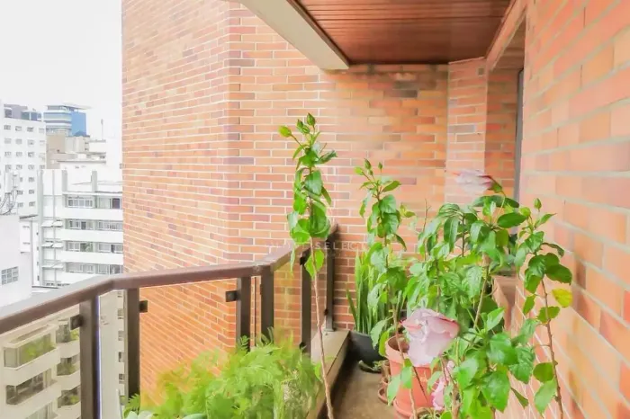 Condomínio La Boheme - Apartamento de 218m² com 4 suítes e 3 vagas a venda em Itaim Bibi -