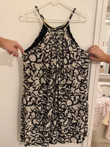 Vestido estampado sacada com detalhe dourado, Tamanho P