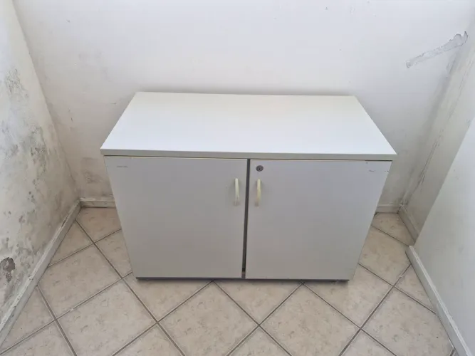 Armário baixo/Balcão de escritório, 2 portas/1 prateleira interna