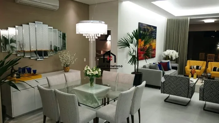 Sobrado com 4 suítes no Condomínio Residencial Real Ville em Pindamonhangaba
