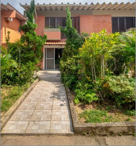 Sobrado à venda frente ao mar com 3 dormitórios (1 suíte), 165m² - Maitinga Bertioga/SP