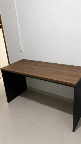 Mesa para escritório/Home Office - 1,40 m