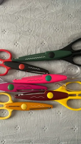 Kit 6 tesouras com cortes diferentes