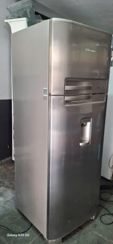Geladeira Electrolux inox