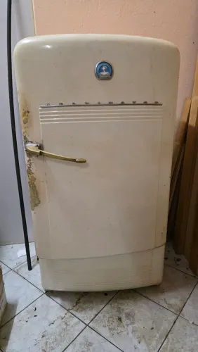 Geladeira Kelvinator anos 50 reliquia