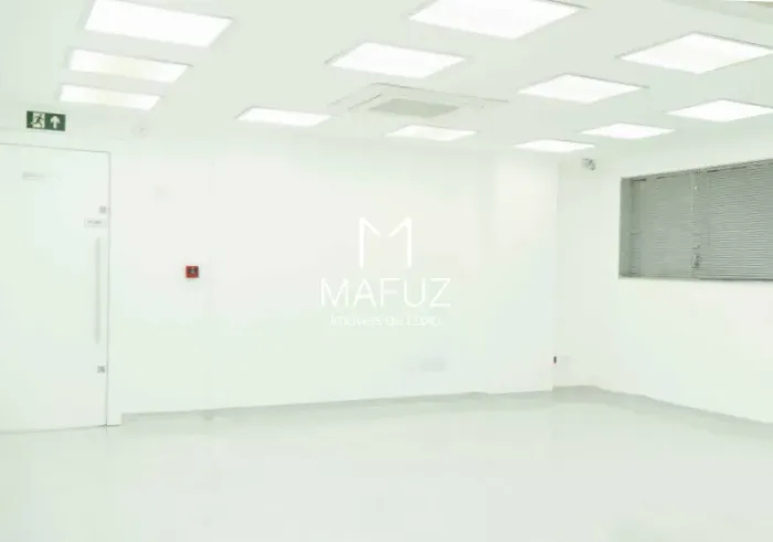 Sala comercial à venda no Santo Agostinho.