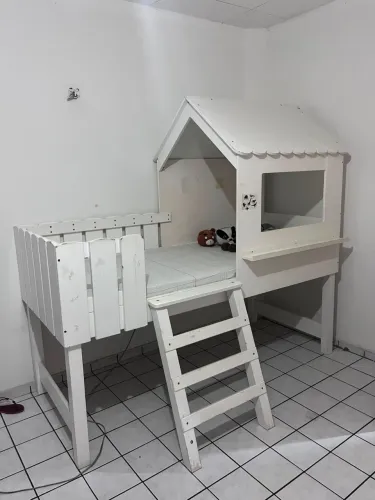 Cama infantil casinha