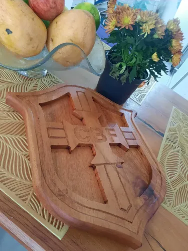 Placas entalhadas brasões de família tábuas de churrasco fachada e muito mais
