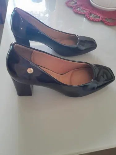 Sapato de verniz